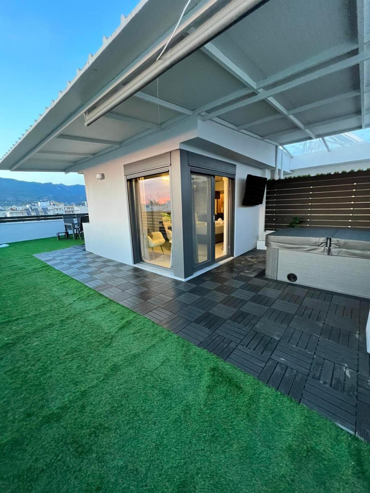 Loft Greece - Enjoy Our Jacuzzi Apartment *