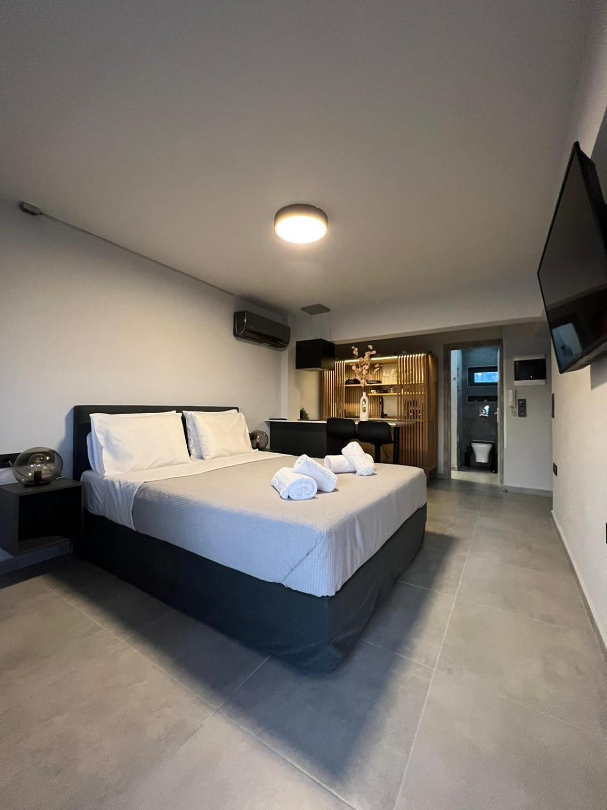 Loft Greece - Enjoy Our Jacuzzi Apartment *