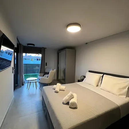 Loft Spa Greece - Enjoy Our Jacuzzi Kalamata Exterior photo