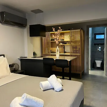 Loft Spa Greece - Enjoy Our Jacuzzi Kalamata Exterior photo