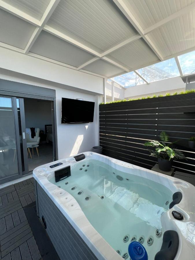 Loft Greece - Enjoy Our Jacuzzi *